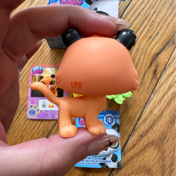 Littlest Pet Shop LPS Blind Box Series 1 G7 #18 Mountain Lion - Picture 4 of 5